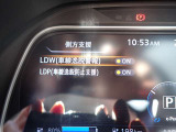 LDW(車線逸脱警報)とLDP(車線逸脱防止支援)が装備されておりドライバーが意図せずに白線を跨ぐと警告音で注意を促してくれます♪