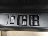 運転席はオートパワーウィンドウ☆窓の全閉全開が自動で出来るので便利ですよ♪