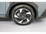 純正アルミホイール装備、タイヤサイズは225/55R18になります!