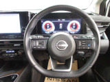 運転が楽しくなる明るく開放的な運転席まわりです。