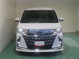 明度の高いLEDヘッドライトで、夜間の運転も安心です。