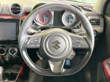 【純正革巻きステアリング】上質な革を使用することで、手にしっかり馴染みとても運転しやすいハンドルです♪