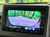 【バックカメラ】駐車時に後方がリアルタイム映像で確認できます。大型商業施設や立体駐車場での駐車時や、夜間のバック時に大活躍!運転スキルに関わらず、今や必須となった装備のひとつです!