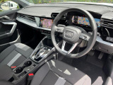 Audiのインテリアはエクステリア同様、優れたデザイン性とクオリティ、そして機能性を兼ね備えております。