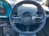 左側が運転支援システムの操作スイッチ、右がオーディオ系スイッチになります。非常に使いやすく配置されています