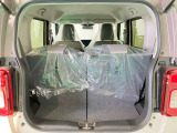 開口部を広くとり、荷物の積み下ろしが楽々★インサイドグリップにより、バックドアを閉めるときもスムーズ★