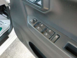 電動格納ミラーでよりコンパクトに!狭い駐車場でも安心です。