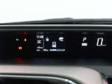とっても見やすいメーターです。夜間時はラグジュアリーな気分にさせてくれる照明が魅力ですので、夜のドライブも楽しみになりますよ♪
