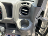 運転席ドリンクホルダーです。