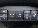 【シートヒーター】装備。運転席と助手席の座面と背もたれを素早く温めるシートヒーターを搭載。身体を直接温めることができます。