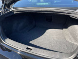 荷物を積むに十分なトランクスペース