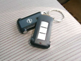 インテリジェントキーですので鍵はバックやポケットに入れていてもOK!いちいちポケットからださないでいいので便利です。