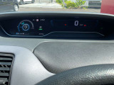 視認性の高いメーターで運転情報を的確に把握できます!