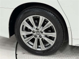 タイヤサイズは235/50R18!純正アルミホイール!残り溝は5ミリ程度です!