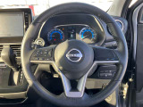 ハンドルは軽やかに回り、気持ちよく運転が出来ます。