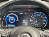 【メーター】電気自動車ならではのスピードメーターなどはデジタル&カラフルなのでとても見やすくなっています♪