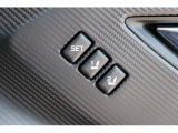 運転席のポジションを2つ、記憶させることができます。ボタンを押すと設定したポジションに電動で移動します。
