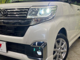 【LEDヘッドライト】悪天候や夜間走行時も良好な視界を確保し安心して運転できる高輝度LEDヘッドライトを装備!点灯速度が早く、消費電力も抑えられています。