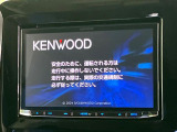 【大画面ナビ】人気の大型8インチナビを装備。存在感のある大画面はインパクト大!ナビ利用時のマップ表示は見やすく、テレビやDVDは臨場感がアップ!いつものドライブがグッと楽しくなります♪