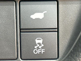 【パワーバックドア】スマートキーや運転席のボタンを押すだけでリアゲートが自動で開閉します!荷物を持っている時や、高い位置にあるバックドアを閉める際に便利な機能です♪