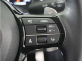 ◆渋滞追従機能付アダプティブクルーズコントロール◆カメラが先行車との車間距離を測定。高速道路の渋滞時に適切な加減速を行い運転者がアクセルやブレーキを操作せずに走行、停車出来るよう支援します。