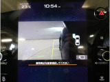 ■ドライバーから死角になりがちな左前方(助手席側)の映像を車内の11.6インチディスプレイに表示致します。ドライバーの死角となりやすい車体左側を確認できるので、狭い道で威力を発揮します。