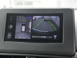アラウンドビューモニターで運転席からクルマの前後左右の状況を確認できます。