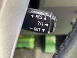 【クルーズコントロール】高速道路もラクラク走行。アクセルを離しても一定速度で走行ができ、長距離運転時の負担を軽減!加速・減速も簡単なスイッチ操作で調整できます。
