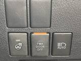 ●仕入れ段階で徹底したチェックを行い、厳しい審査にパスした車だけを展示・販売しています。弊社ではこれをプロチェックと呼び、数十の独自チェック項目に基づき、車の状態を調べ上げています。
