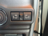 運転席からも後席のスライドドアの操作可能です★