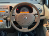 インテリアに合わせたデザインのステアリングは、運転される方のことも考え、運転しやすい形状、大きさです。是非一度、実際に触ってお確かめください。