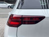 ダイナミックターンインジケーター付き3DのLEDテールランプ。ウィンカーの光が流れるように点滅、後続車からの視認性が高まり、万一の追突の危険性を軽減します。