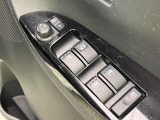 【電動格納ミラー】サイドミラーは電動格納式となっており、狭い駐車場でもキズがつくリスクを抑えられます。