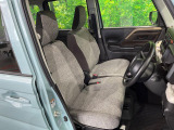 運転席シート廻りは使用感も少なく、良好な状態となっています。丁寧に使われていたことがよくわかりますね。