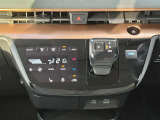 扱い易いオートエアコン、オールシーズン快適なエアコンです!シートヒーターも装備!