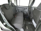 ゆとりある広々とした車内空間は、ドライブを始め買い物やレジャーなど、幅広く活躍します。一人でもみんなとでもお出かけを楽しみましょう!