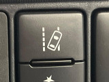 【レーントレーシングアシスト】高速道路走行時、車線からはみ出しそうになるとレーンの中央を走るようにステアリング操作をアシスト。より安全な運転をサポートしてくれます!