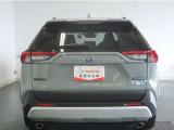 走りと実用性を両立した人気SUV!高い走行性能と広い室内で、あらゆるシーンに対応出来るモデルです。