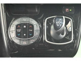 ハイブリッドカーですが運転操作は普通の車と変わりませんのでご安心ください。操作方法はスタッフが説明いたしますのでお気軽にご質問ください