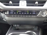 レクサス クライメイト コンシェルジュ(運転席・助手席独立温度調整オートエアコン/花粉除去モード付)