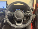 ステアリングスイッチ搭載!手を離さずに手元のスイッチでさまざまな操作が可能。運転中、視線をそらさなくても操作ができて安全です!