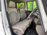 運転席シート廻りは使用感も少なく、良好な状態となっています。丁寧に使われていたことがよくわかりますね。