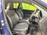 運転席シート廻りは使用感も少なく、良好な状態となっています。前オーナー様が丁寧に使っていたことがよくわかりますね。