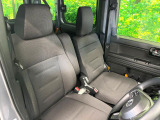 運転席まわりには十分なスペースがあり、大柄な方でもゆったり運転していただける環境です。