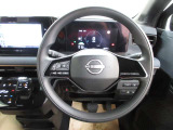運転が楽しくなる明るく開放的な運転席まわりです。