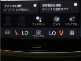 フロントシートには、シートヒーター&シートエアコンに加え、ステアリングホイール・ヒーターも装備。厳寒の地、北欧スウェーデン発祥のブランドならではのアイテムです。シートヒーターは後席にも装備しています。