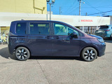 7つの先進機能で走行時も停車時も安心・快適に。●衝突軽減ブレーキ●アダプティブ・クルーズ・コントロール●車線維持支援システム●路外逸脱抑制機能●誤発進抑制機能●先行車発進お知らせ機能●標識認識機能