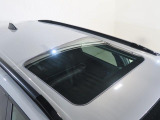 希少なサンルーフ付きの車両です!オープン状態での晴れた日のドライブは気分も爽快です♪♪