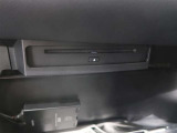 CD/DVDプレーヤー付き。