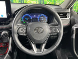 【純正革巻きステアリング】上質な革を使用することで、手にしっかり馴染みとても運転しやすいハンドルです♪